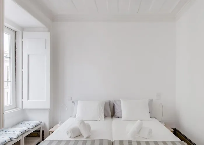 Updated Fully Equipped Comfortable With Sea View *