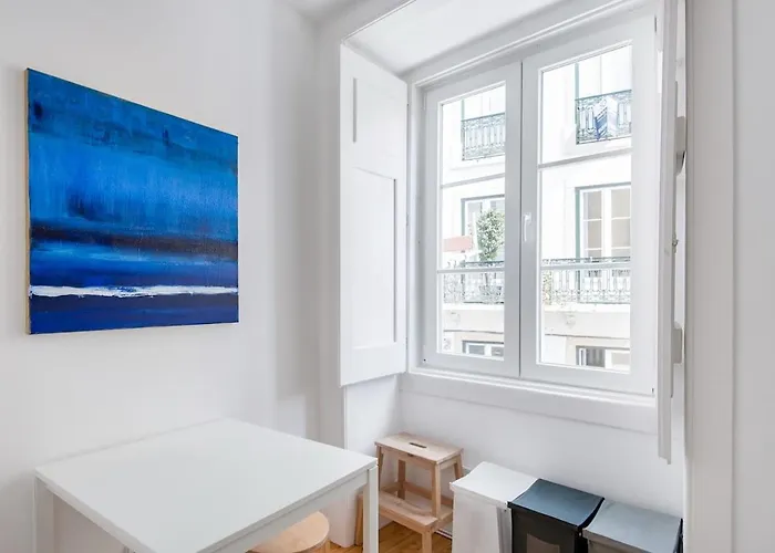 Updated Fully Equipped Comfortable With Sea View Apartament