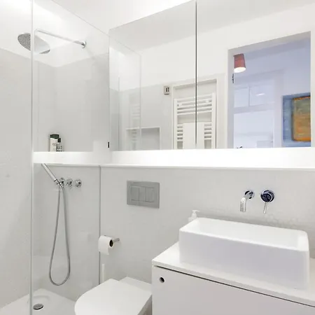 Apartment Stunning Views - Authentic Living