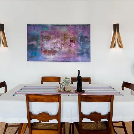 Stunning Views - Authentic Living Apartment